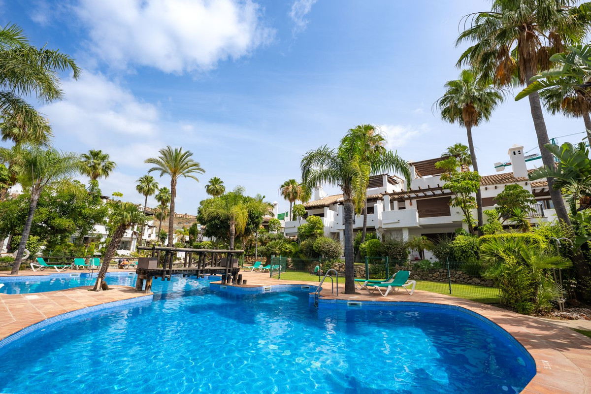 3 Bedroom Townhouse in Estepona - Photo 5