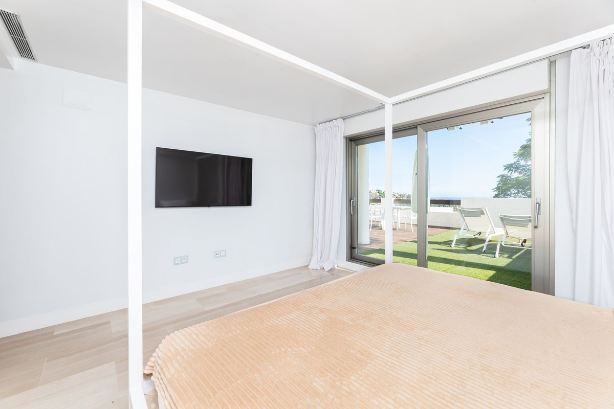 2 Bedroom Apartment in Benahavís - Foto 13