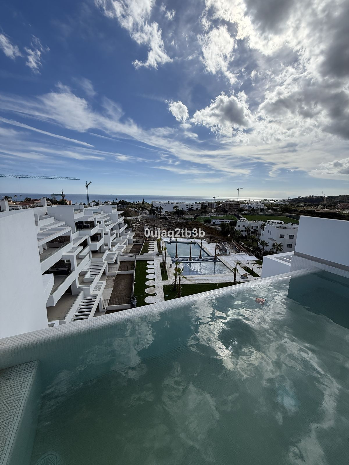 2 Bedroom Penthouse in Estepona - Photo 9