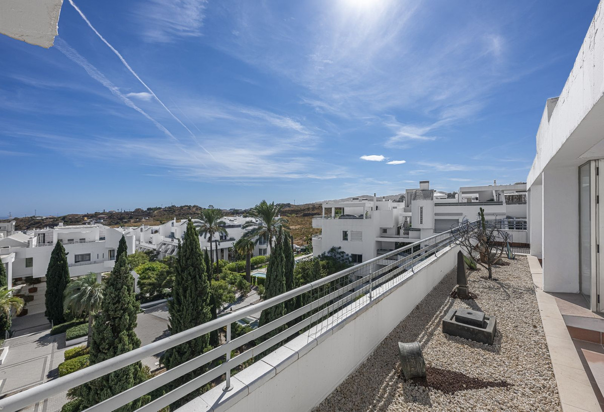 5 Bedroom Penthouse in Mijas - Photo 24