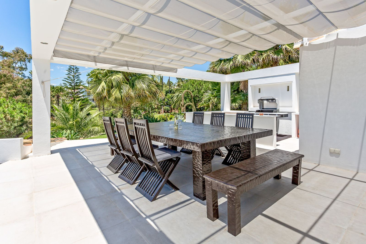 7 Bedroom Villa in Marbella - Photo 5