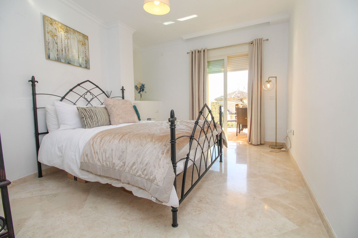 2 Bedroom Apartment in Marbella - Photo 16