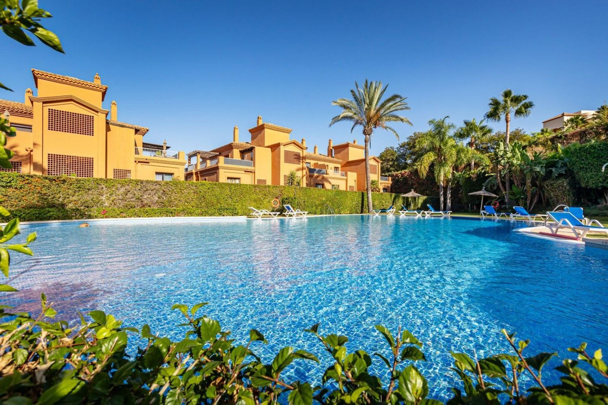 2 Bedroom Apartment in Benahavís - Фото 23