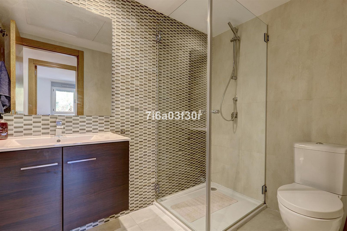 3 Bedroom Apartment in Marbella - Photo 18