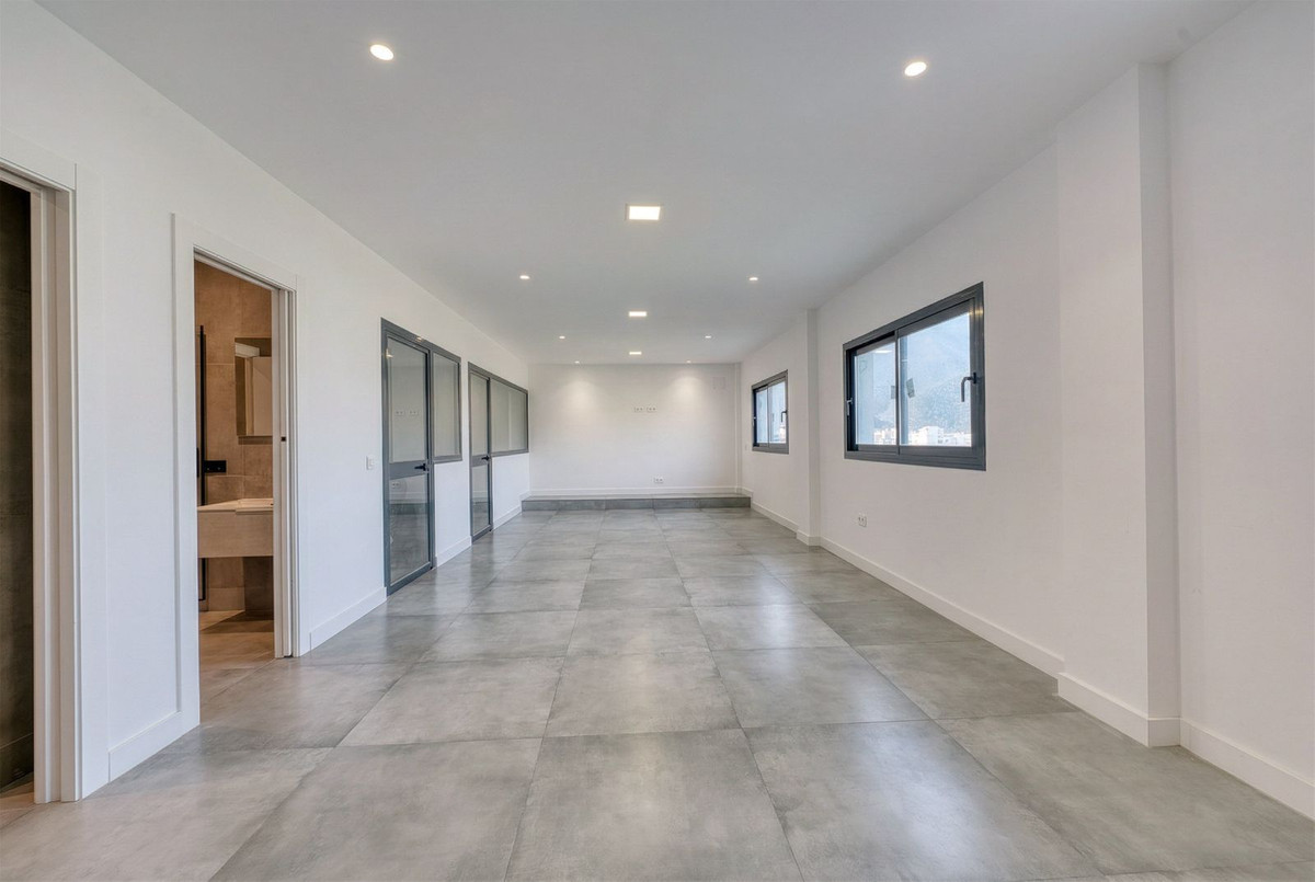 4 Bedroom Villa in Istán - Photo 58