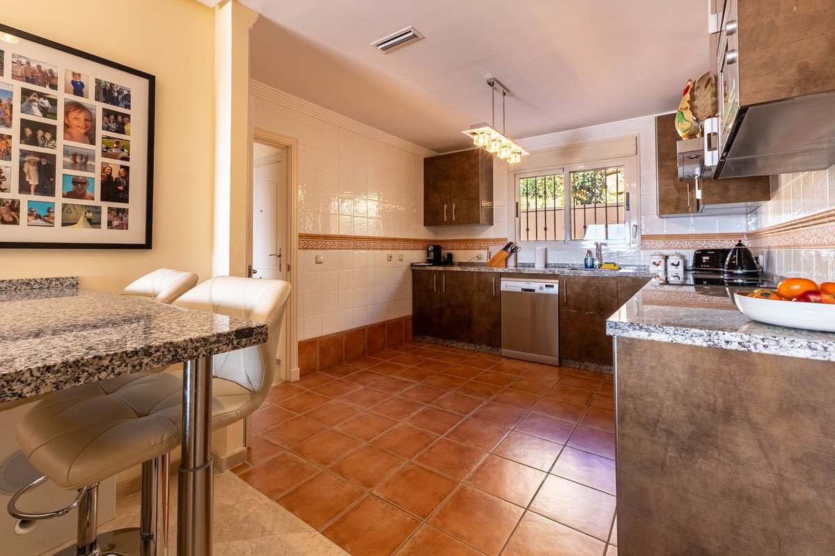 4 Bedroom Apartment in Marbella - Foto 16