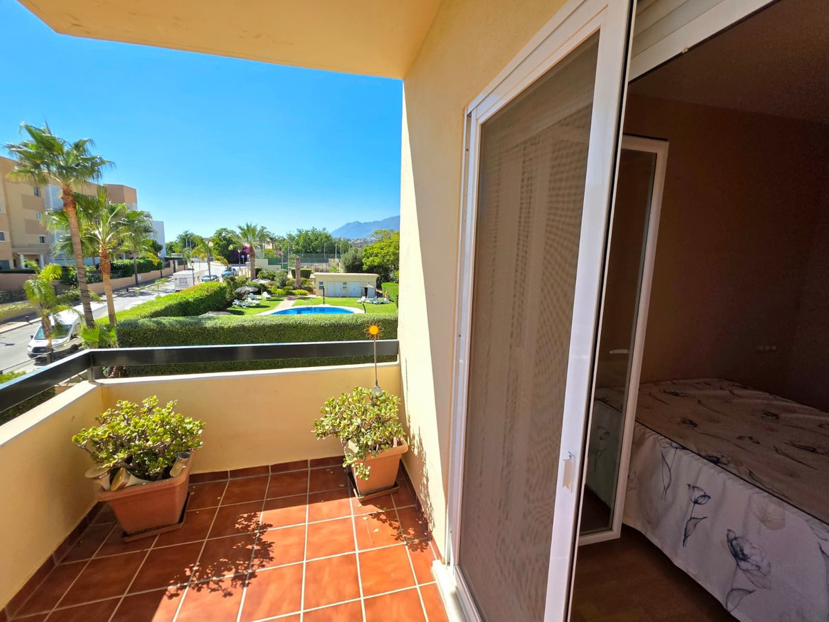 3 Bedroom Apartment in Estepona - Photo 22