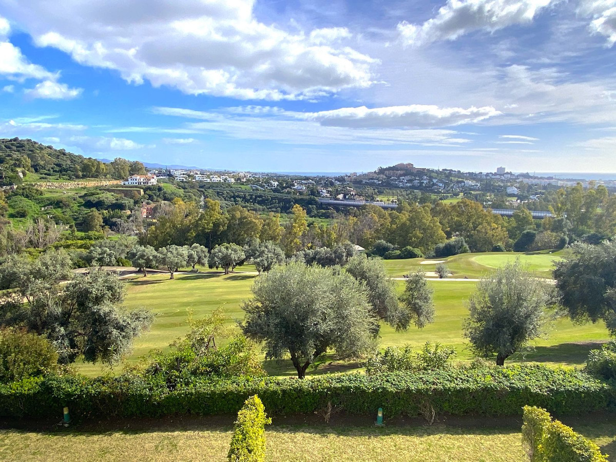4 Bedroom Townhouse in Benahavís - Photo 50