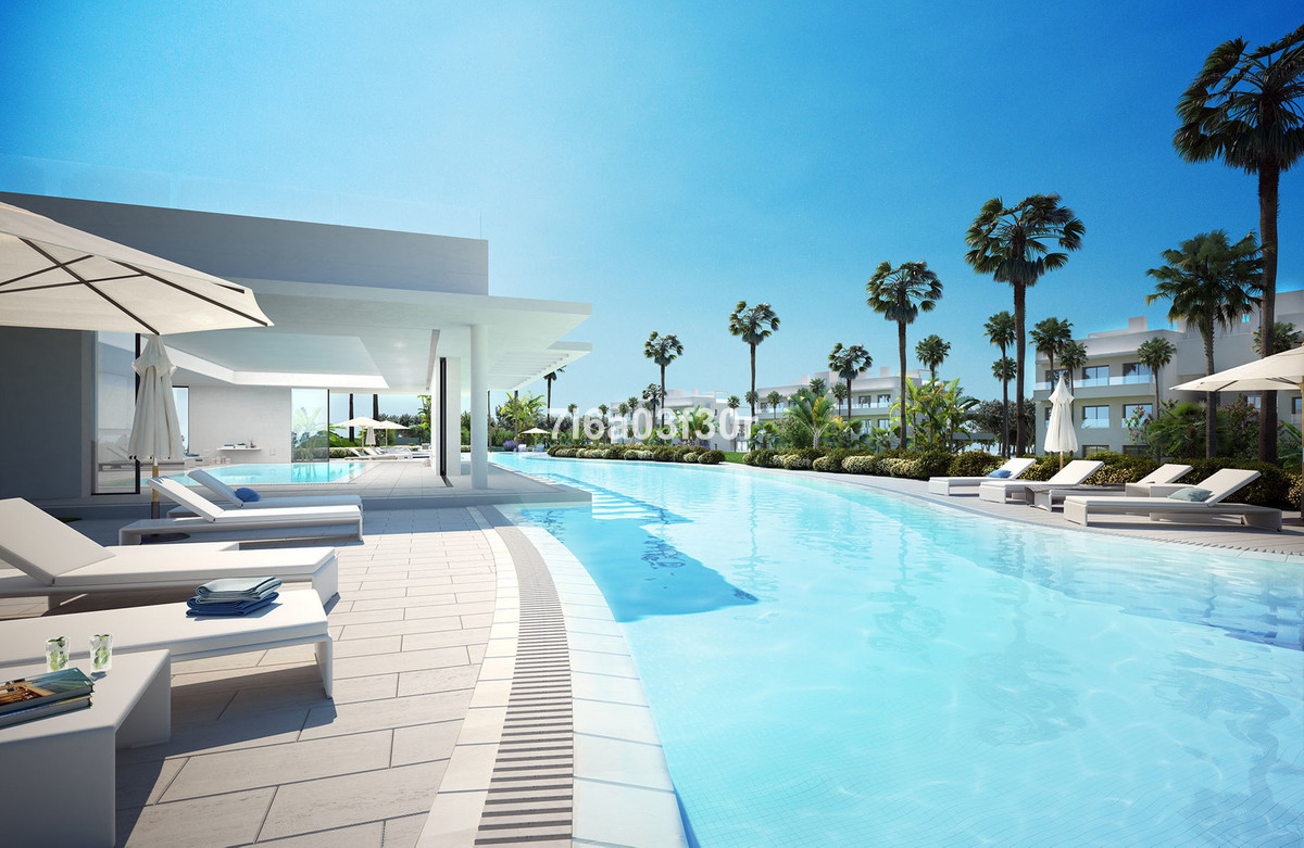 4 Bedroom Apartment in Estepona - Photo 16