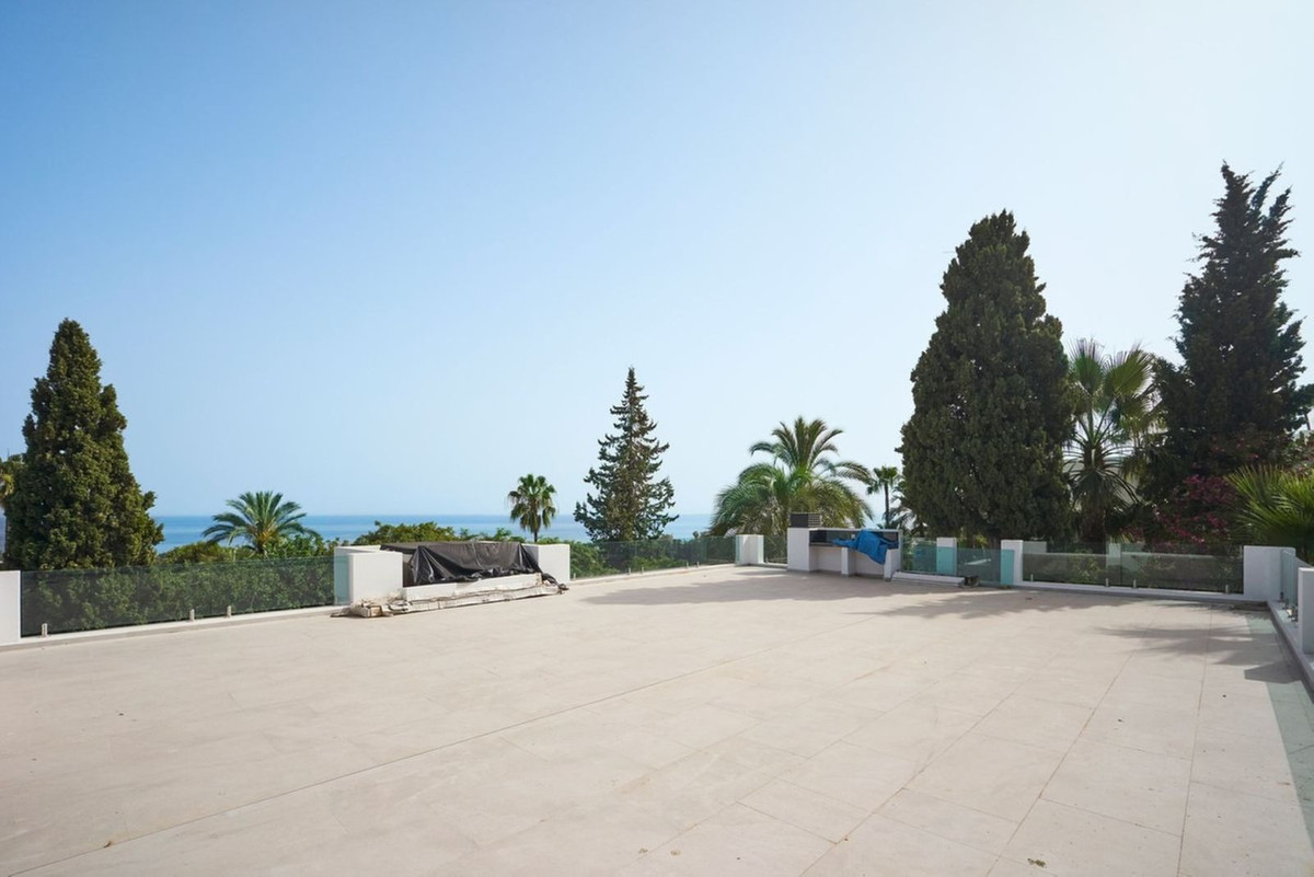 5 Bedroom Villa in Marbella - Photo 16