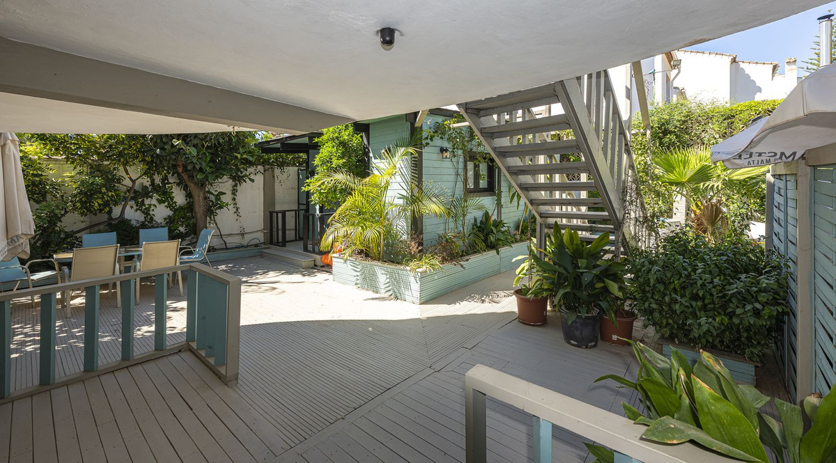 12 Bedroom Villa in Marbella - Photo 23