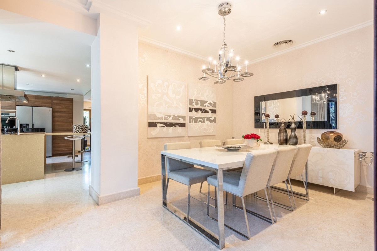 7 Bedroom Villa in Marbella - Photo 13
