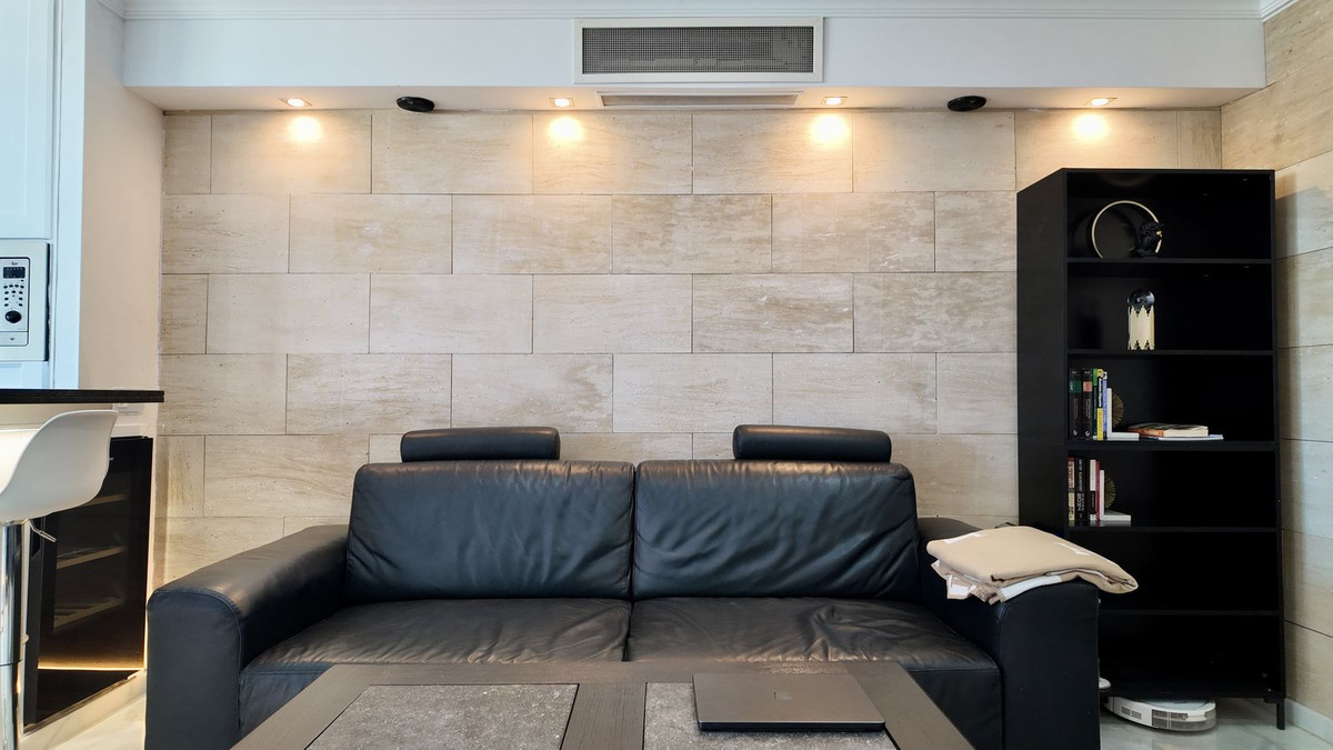 2 Bedroom Penthouse in Estepona - Photo 4