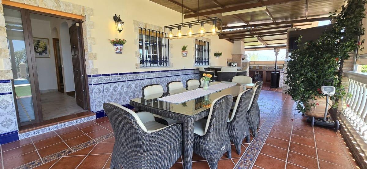 5 Bedroom Villa in Coín - Photo 3