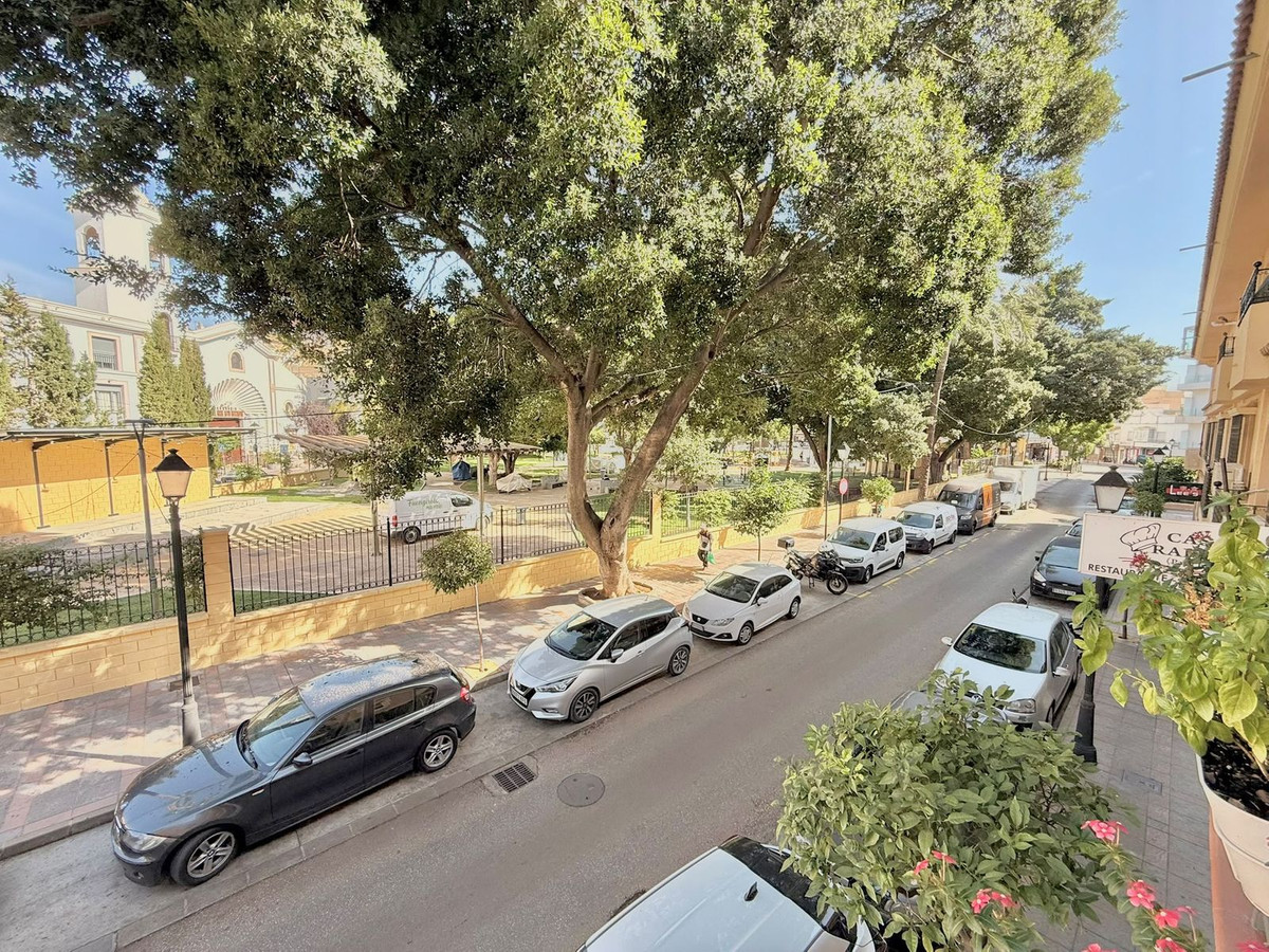 2 Bedroom Apartment in Fuengirola - Photo 16