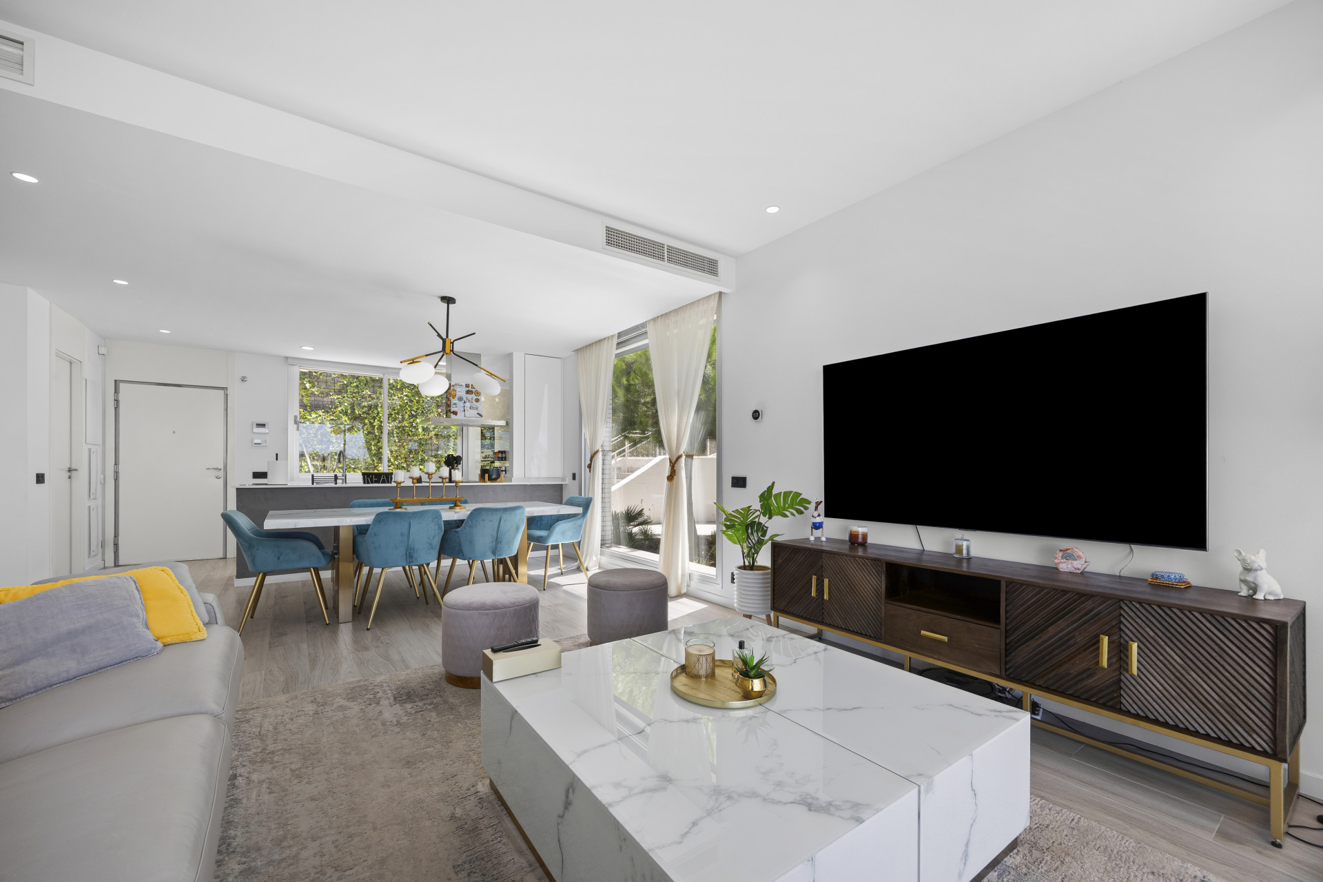3 Bedroom Townhouse in Estepona - Photo 6