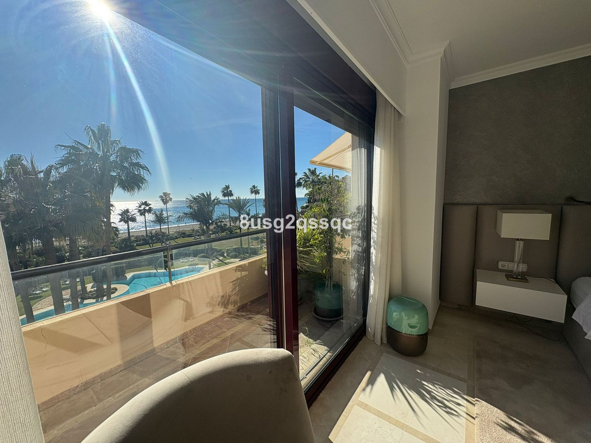 3 Bedroom Penthouse in Estepona - Photo 50