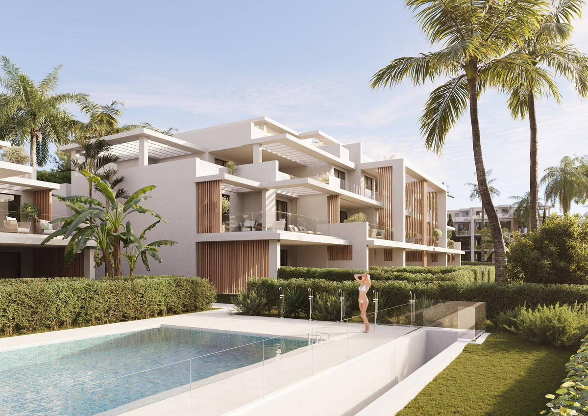2 Bedroom Apartment in Estepona - Photo 13