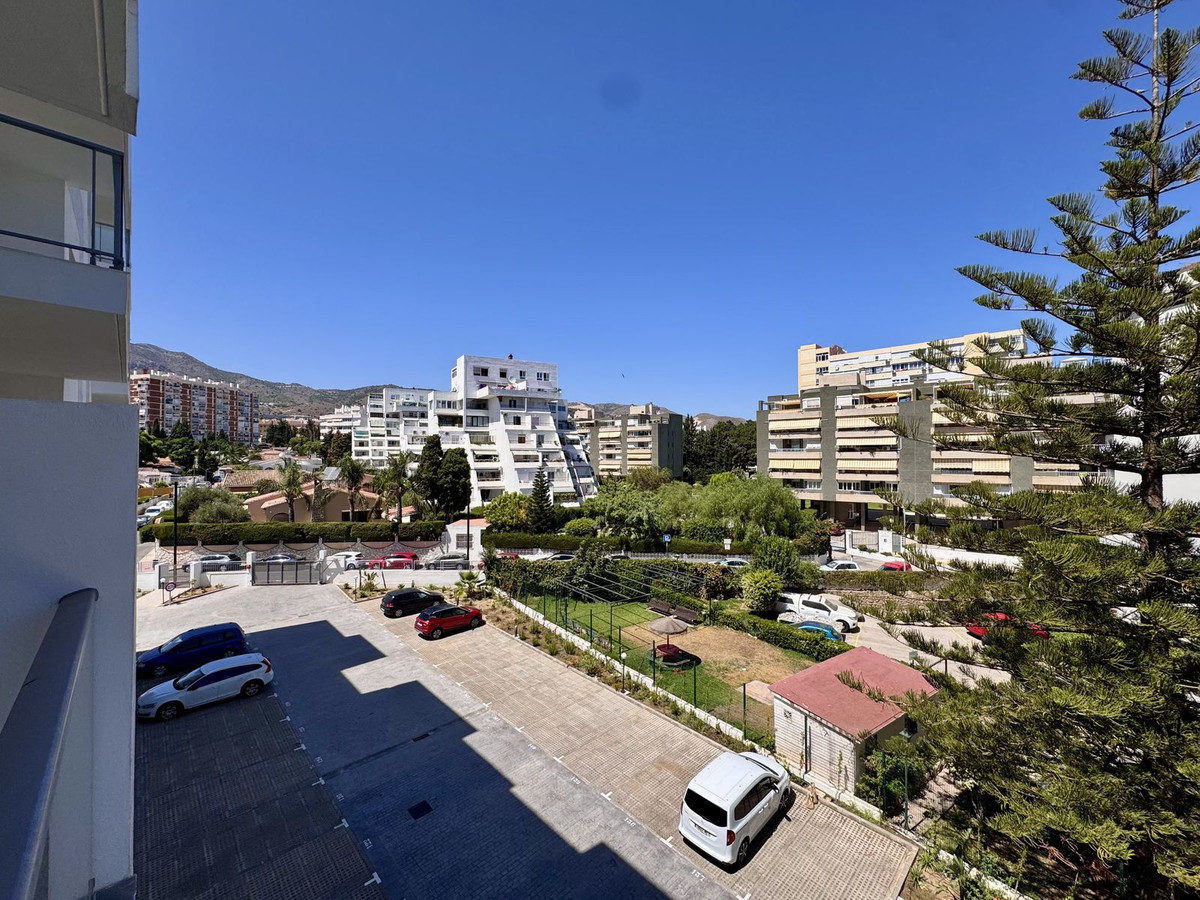 2 Bedroom Apartment in Benalmádena - Photo 6