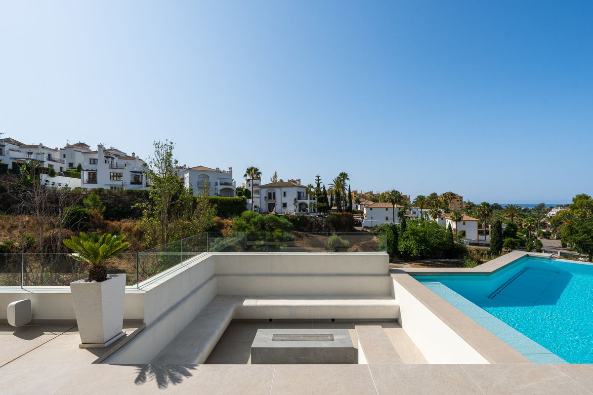 4 Bedroom Villa in Estepona - Photo 13