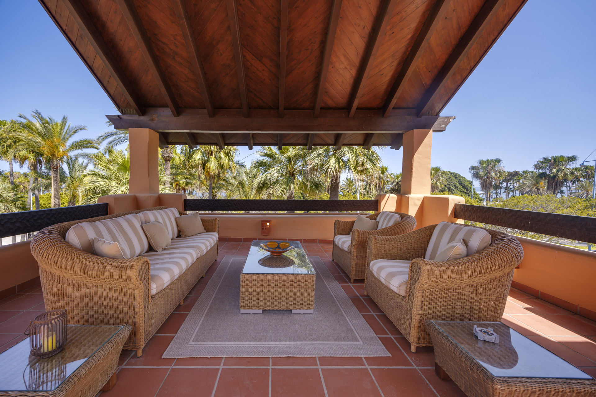 3 Bedroom Penthouse in San Pedro de Alcántara - Photo 3