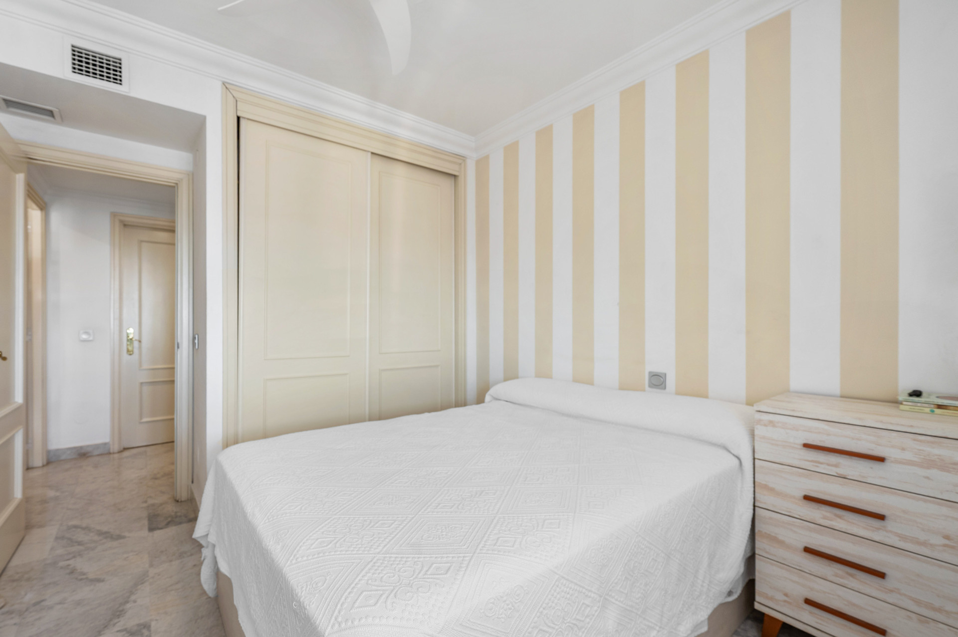2 Bedroom Apartment in Marbella - Photo 16