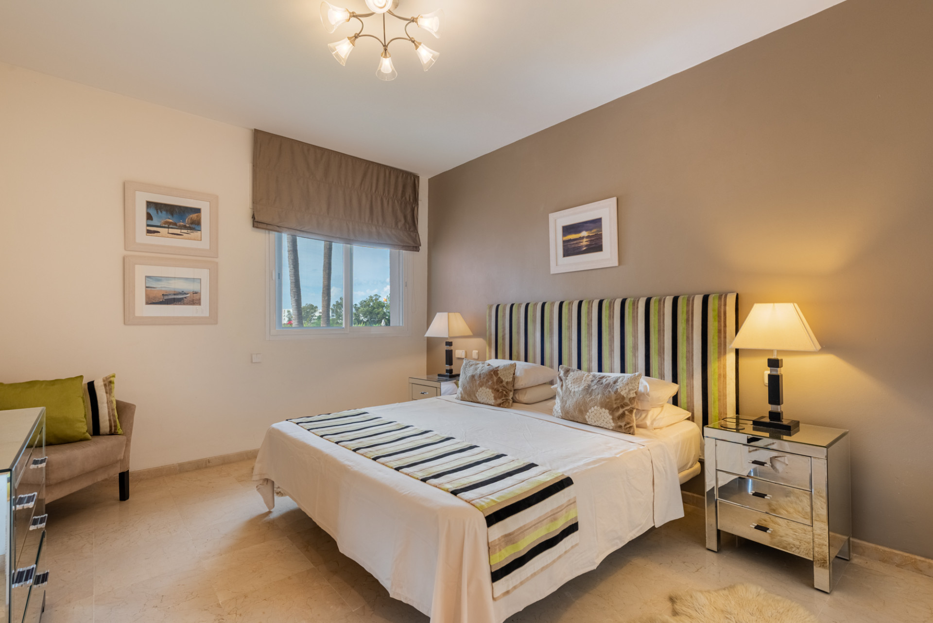 2 Bedroom Penthouse in Estepona - Photo 18