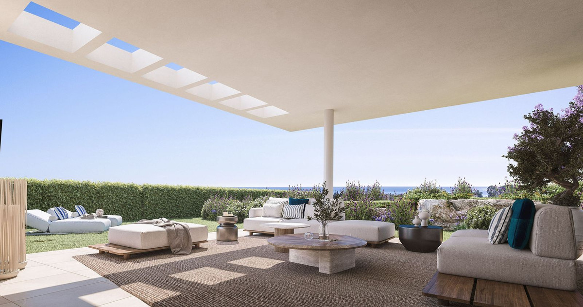 2 Bedroom Apartment in Estepona - Photo 11