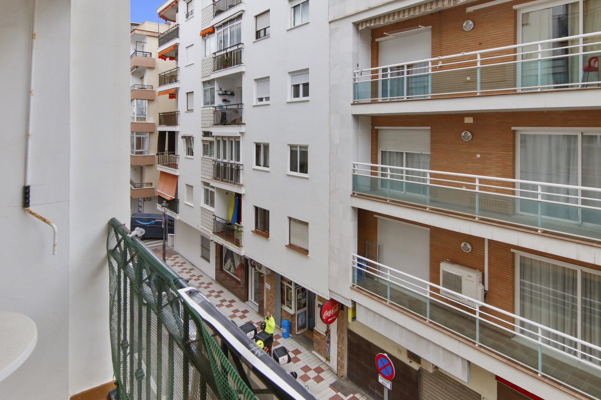 2 Bedroom Apartment in Estepona - Photo 10