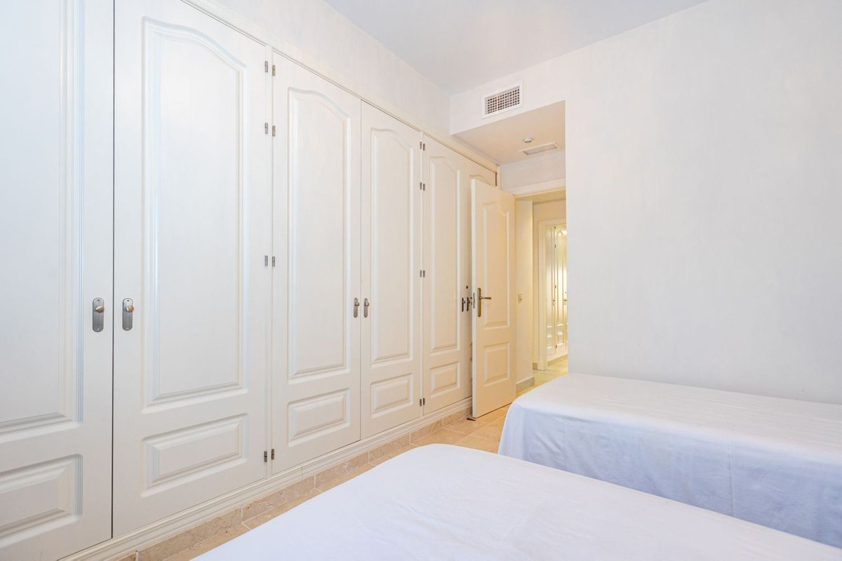 2 Bedroom Apartment in Benahavís - Фото 21