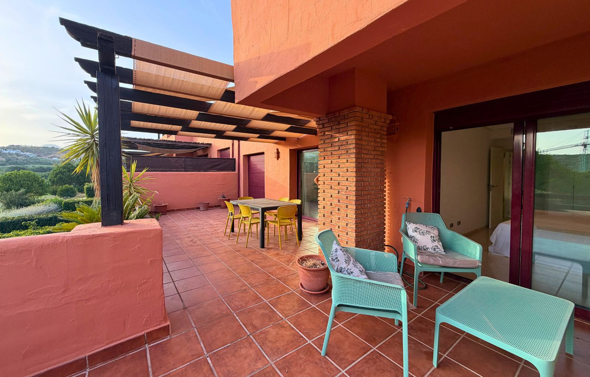 3 Bedroom Apartment in Casares - Photo 2