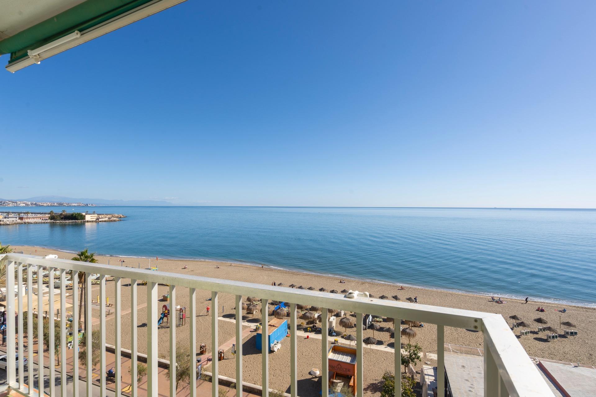 3 Bedroom Apartment in Fuengirola - Photo 11