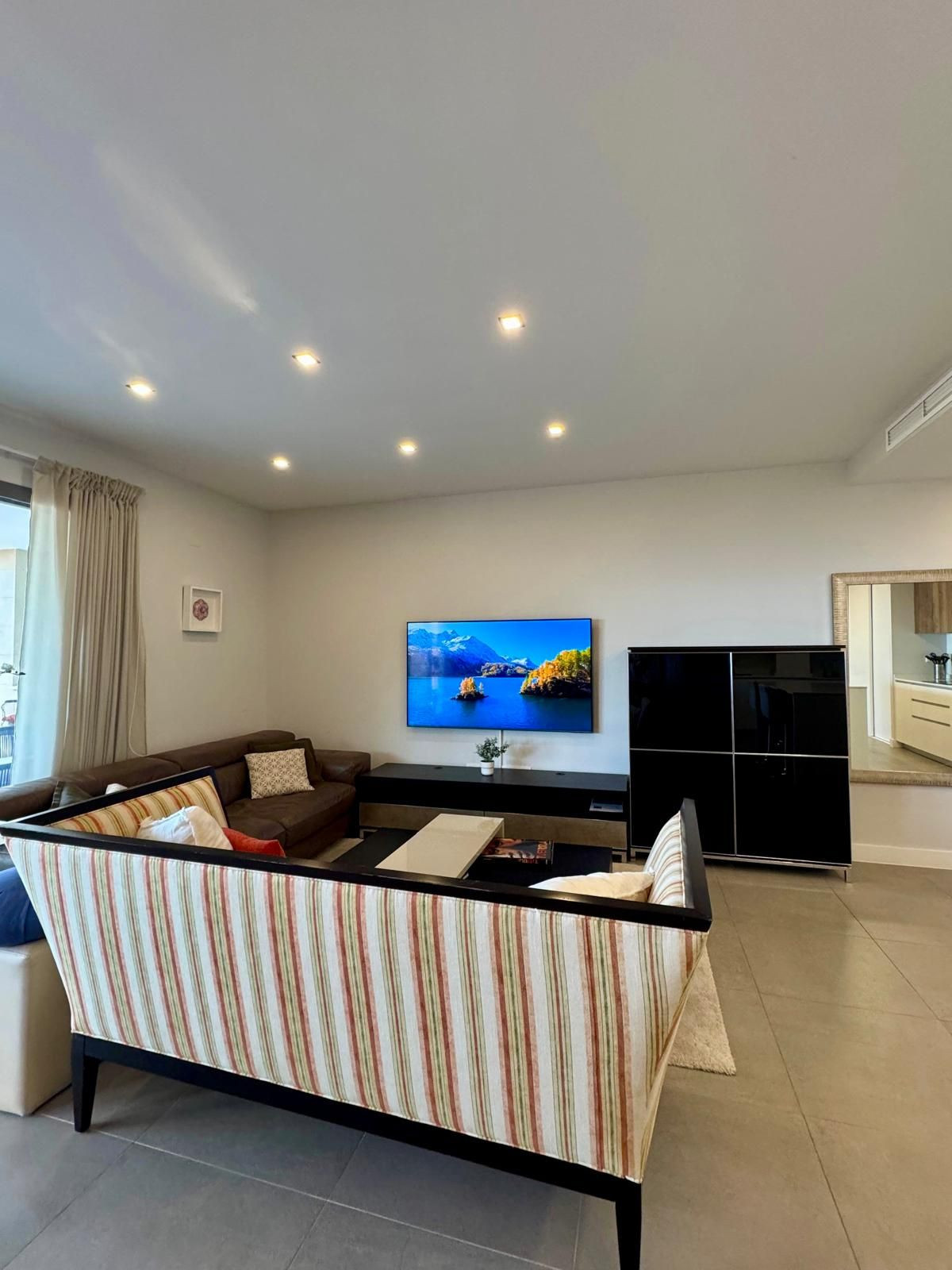 3 Bedroom Apartment in Benalmádena - Photo 19