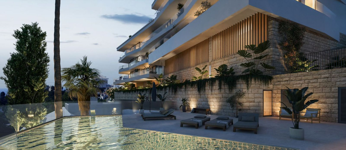2 Bedroom Penthouse in Fuengirola - Photo 4