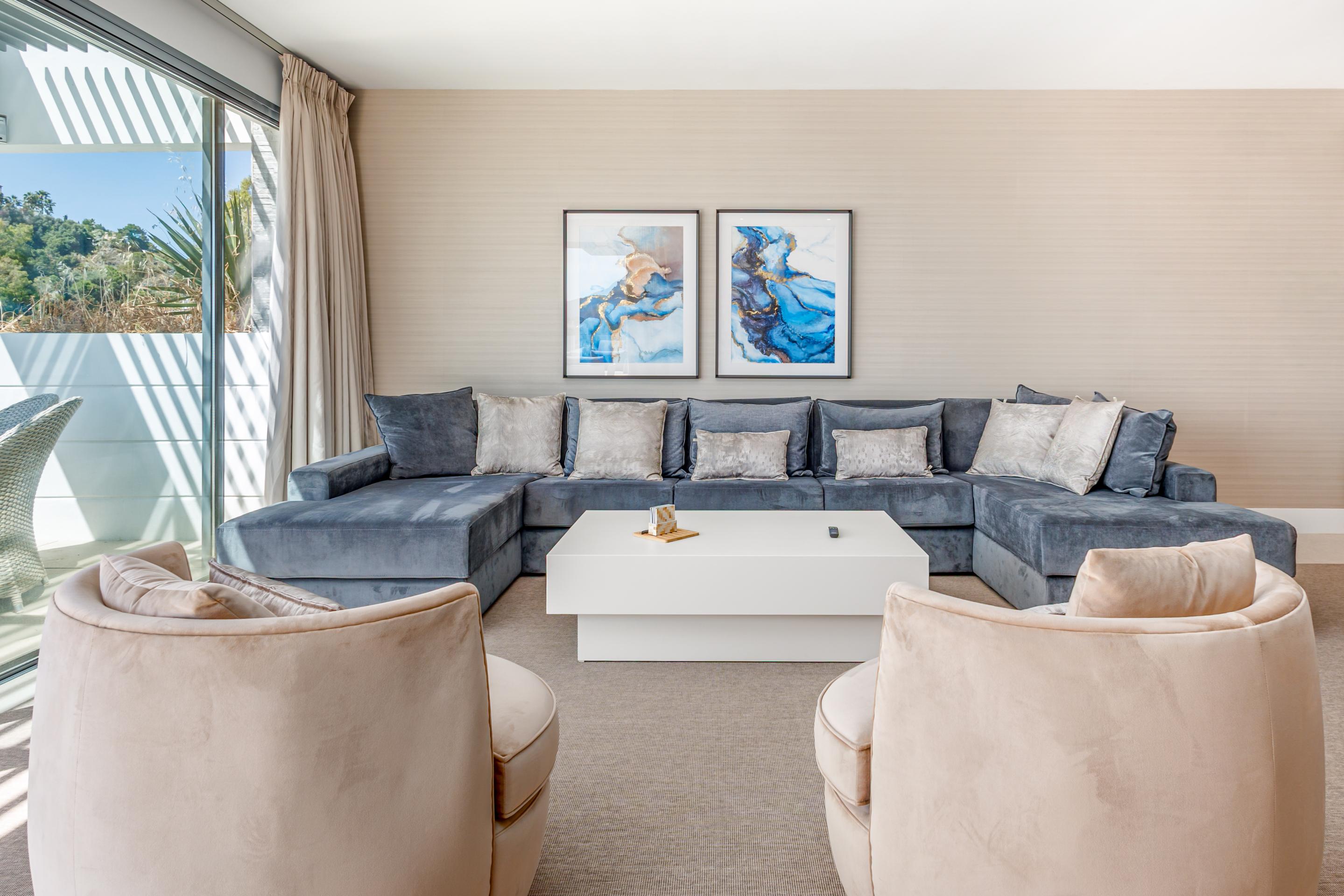 3 Bedroom Apartment in Benahavís - Photo 6