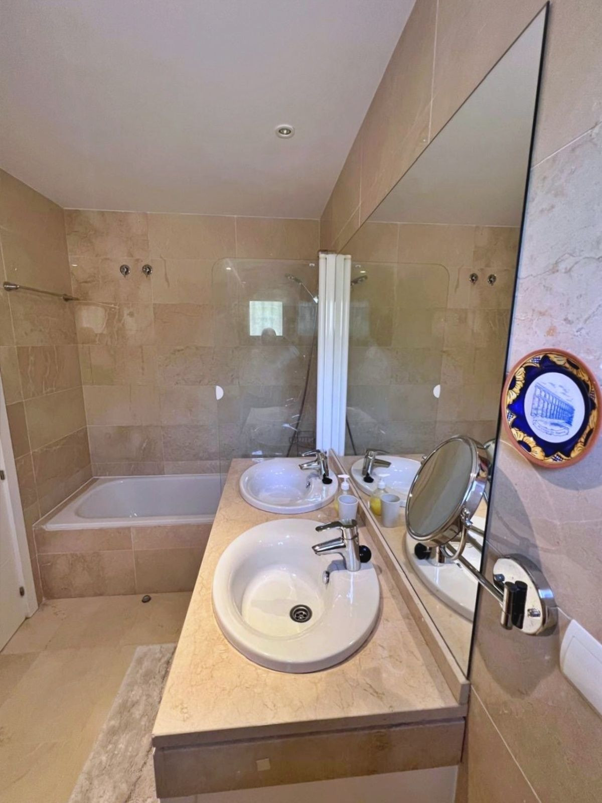 3 Bedroom Apartment in Benahavís - Photo 20