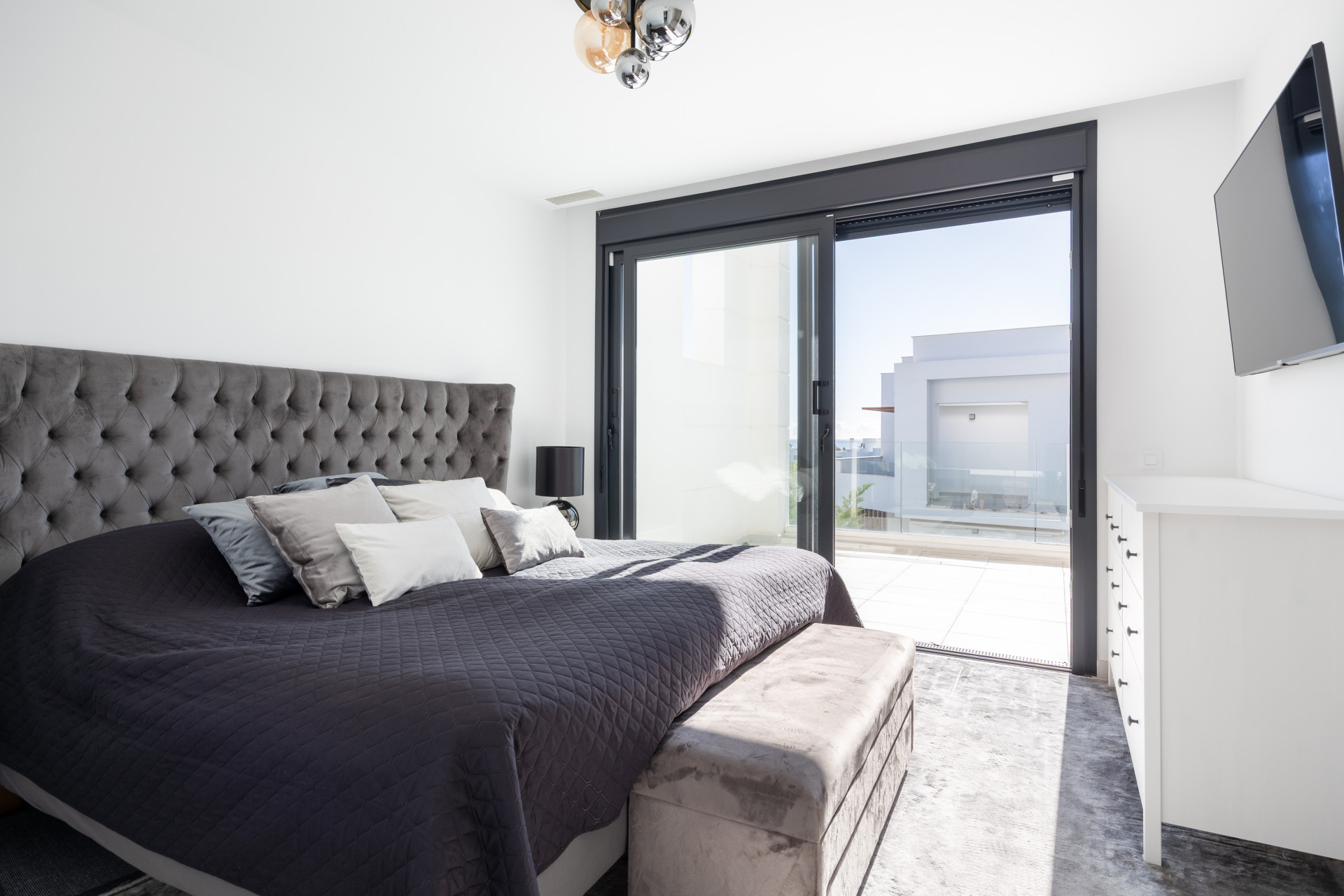 3 Bedroom Townhouse in Estepona - Photo 10