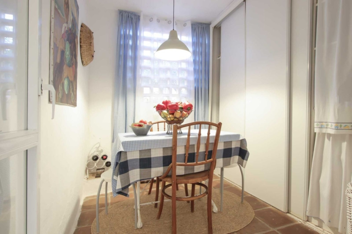 2 Bedroom Apartment in Marbella - Photo 10