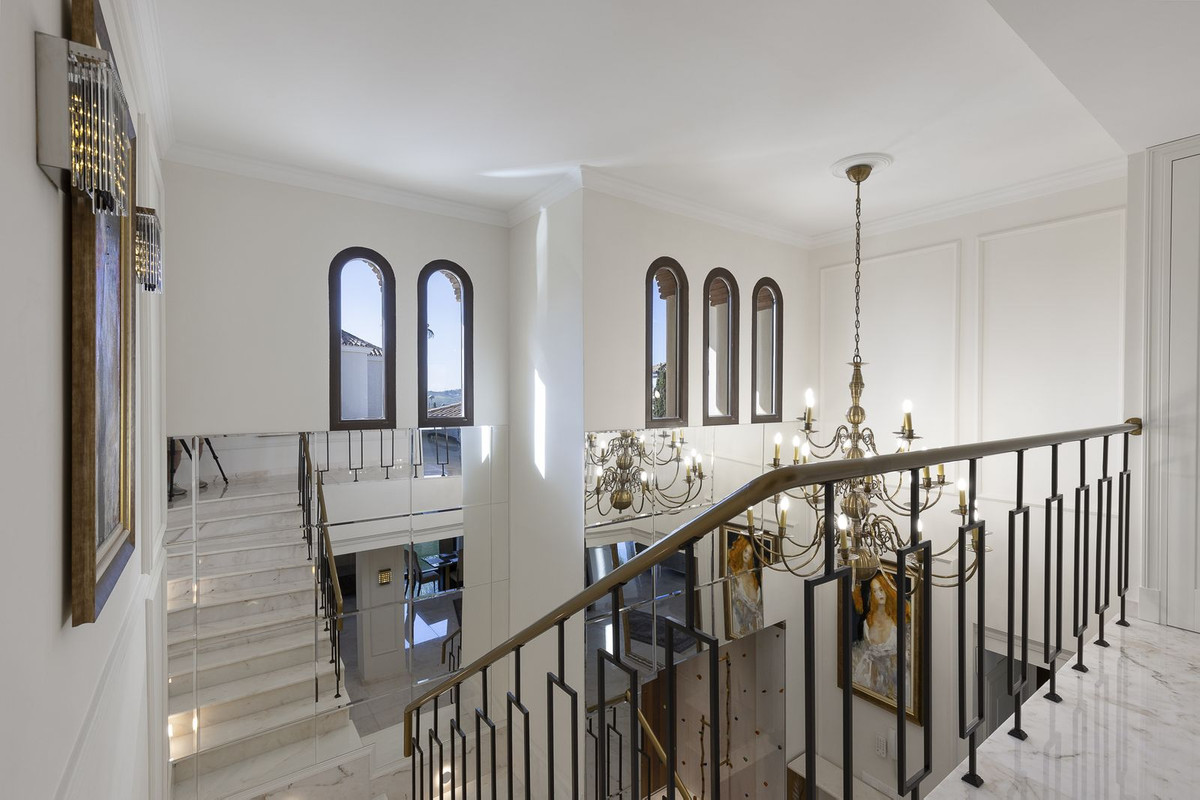 6 Bedroom Villa in Mijas - Photo 38
