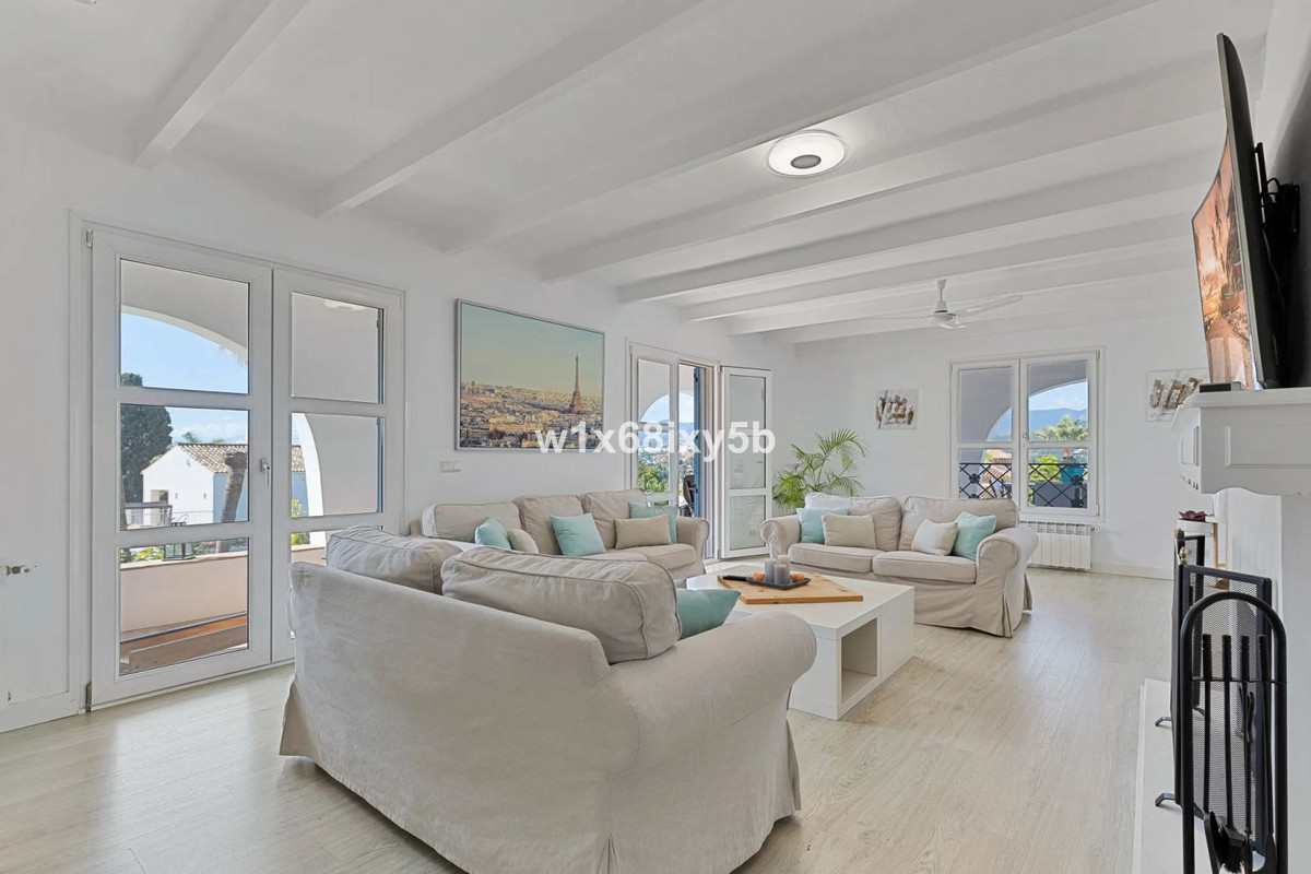 5 Bedroom Villa in San Pedro de Alcántara - Photo 6
