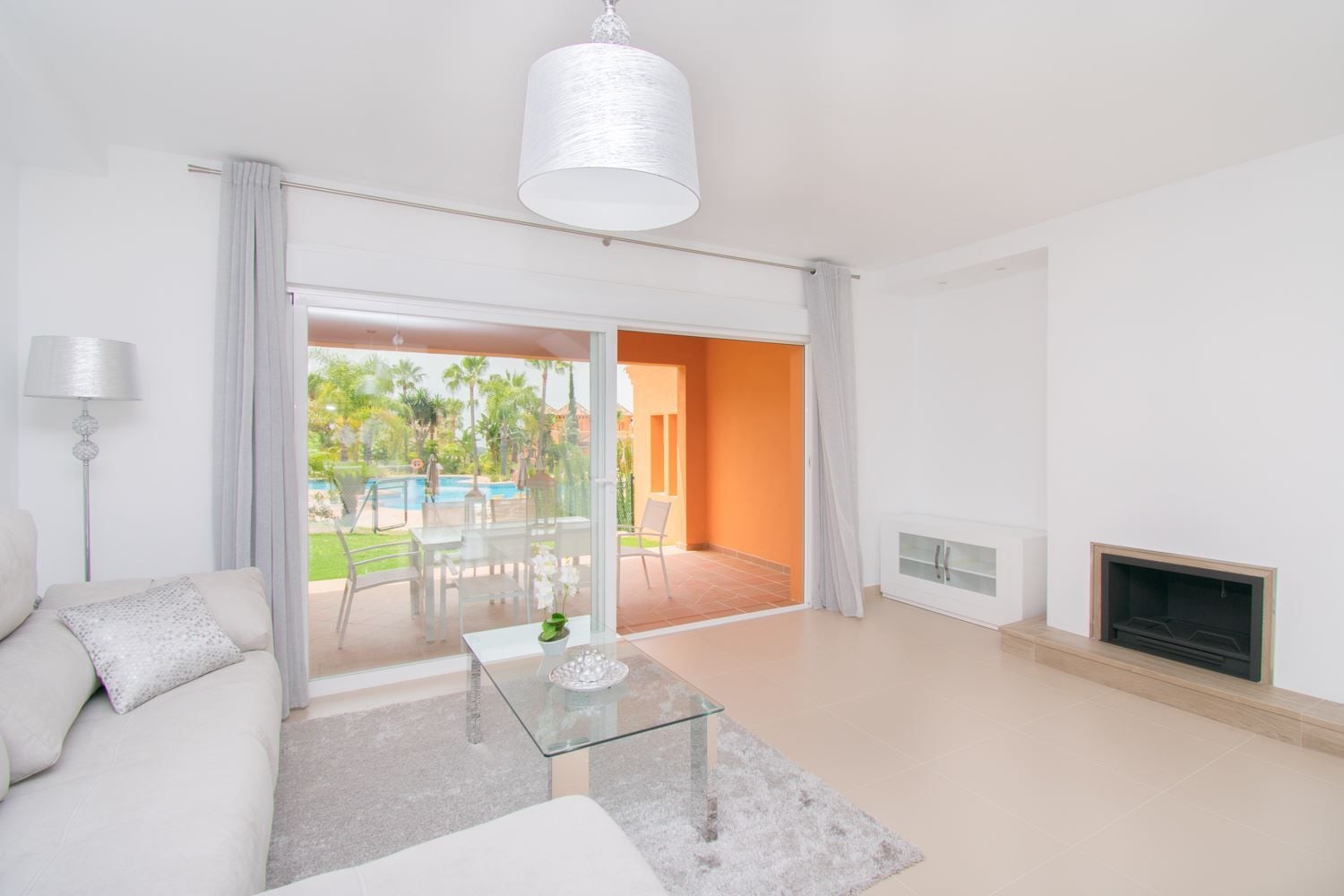 3 Bedroom Townhouse in Benahavís - Photo 6