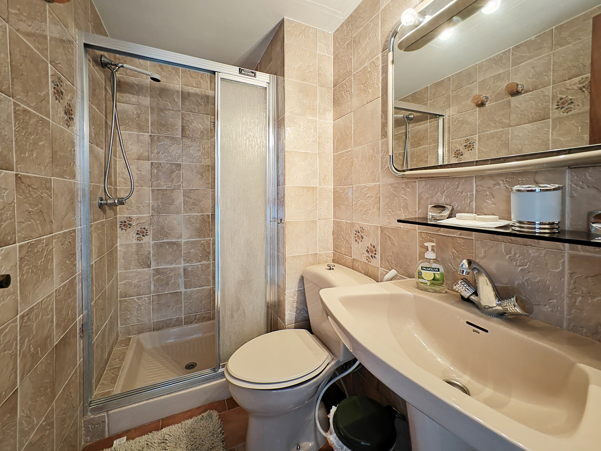 5 Bedroom Apartment in Fuengirola - Photo 18