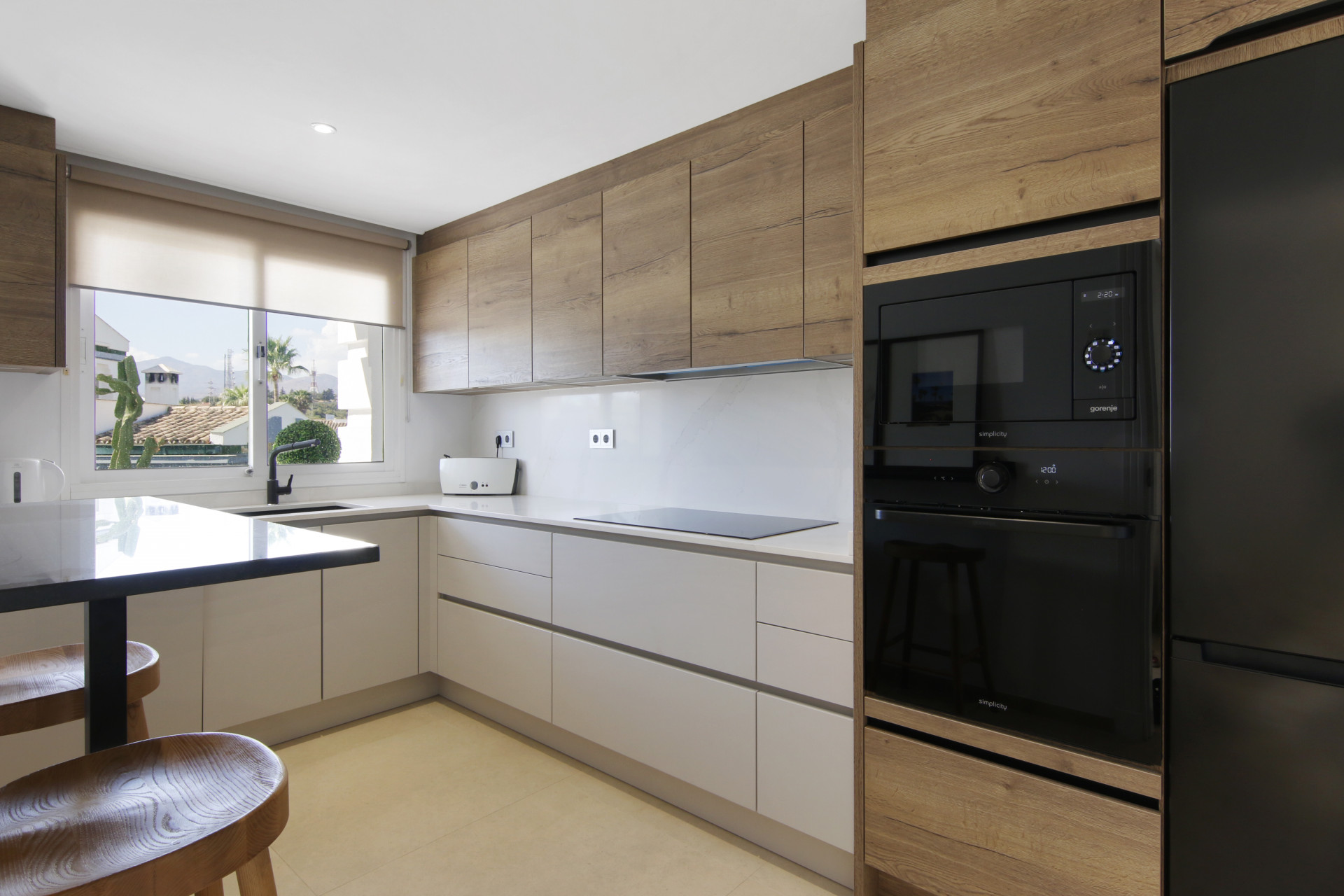 3 Bedroom Penthouse in Estepona - Photo 7