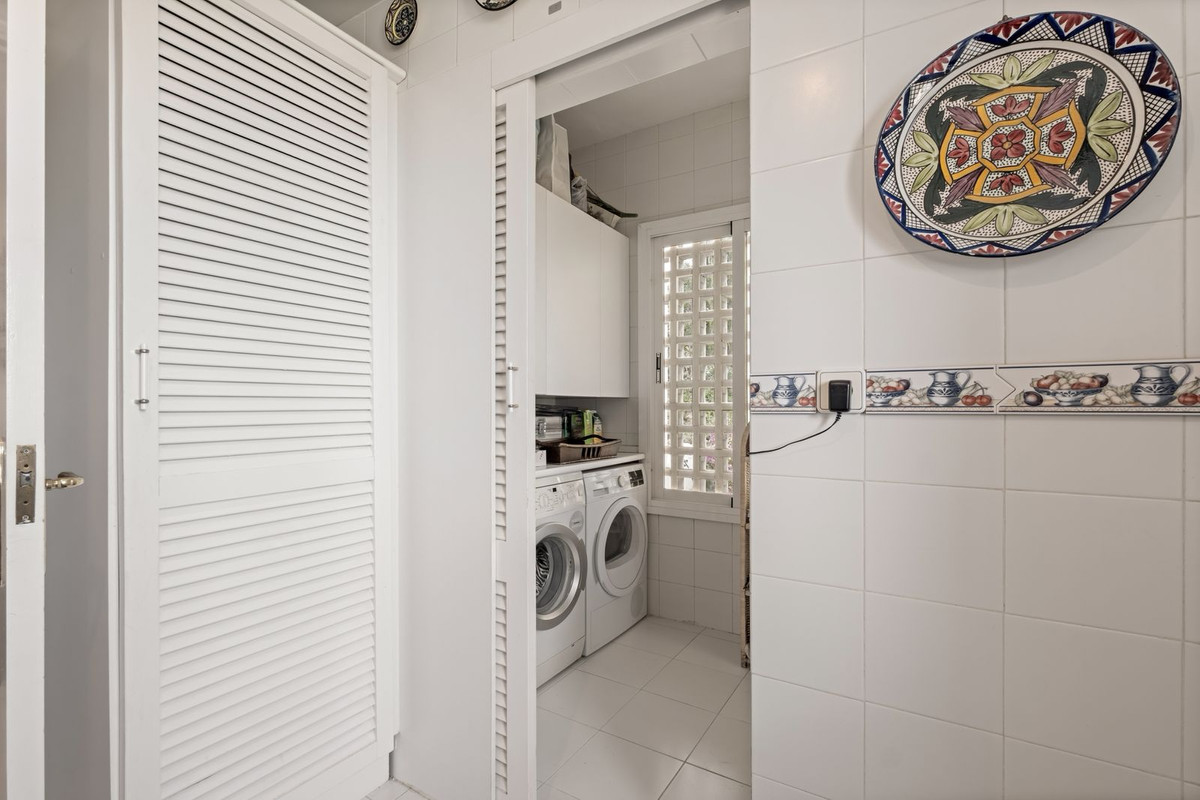 2 Bedroom Apartment in Marbella - Photo 13
