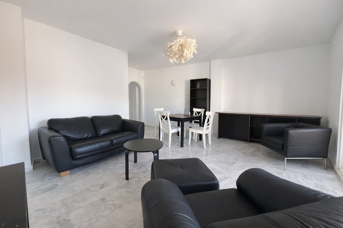 3 Bedroom Apartment in Torremolinos - Photo 11