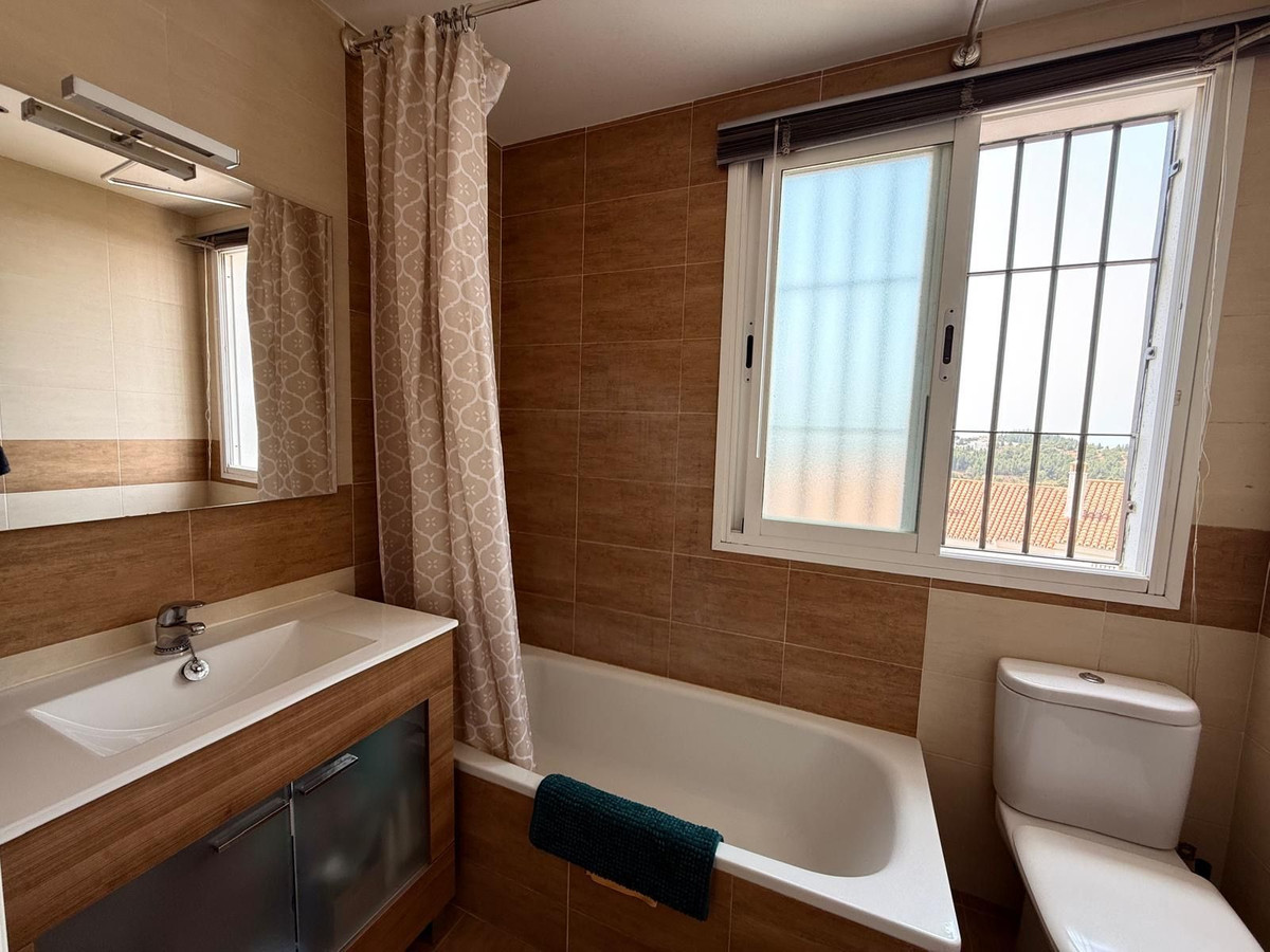2 Bedroom Townhouse in Mijas - Photo 10