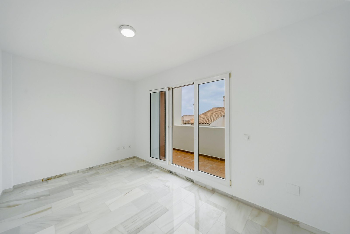 3 Bedroom Penthouse in Benalmádena - Photo 15