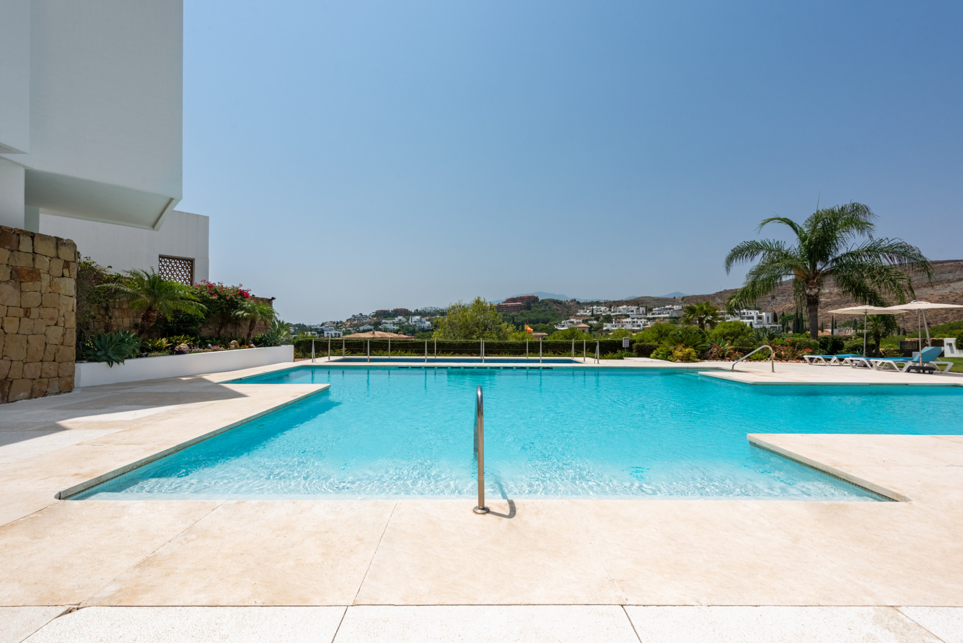 2 Bedroom Apartment in Benahavís - Photo 30