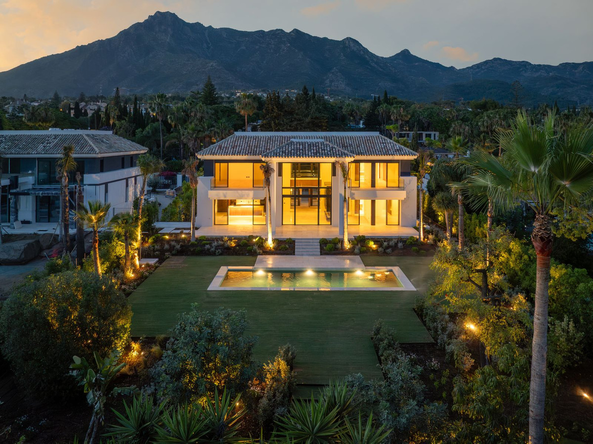6 Bedroom Villa in Marbella - Photo 57