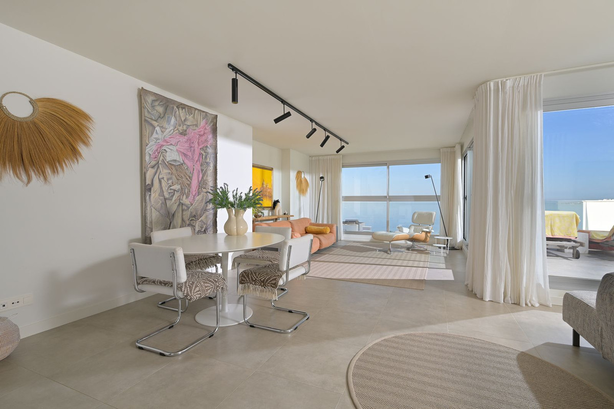 3 Bedroom Penthouse in Benalmádena - Photo 4